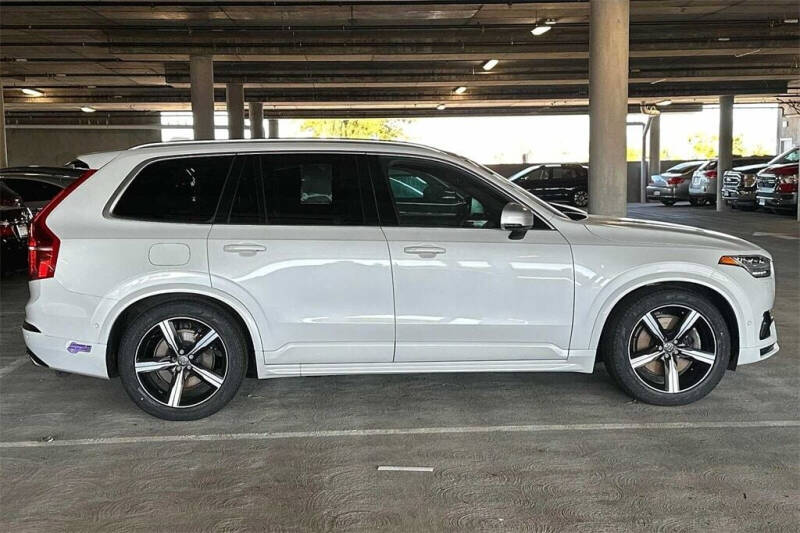 2019 Volvo XC90 T8 eAWD R-Design