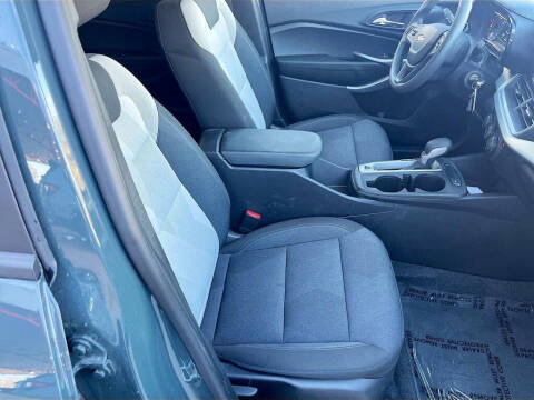 2025 Chevrolet Trax LS