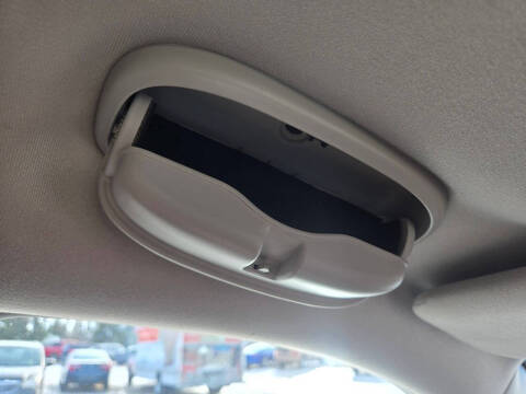 2007 Hyundai Entourage GLS