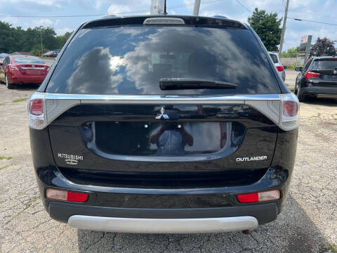 2015 Mitsubishi Outlander SE