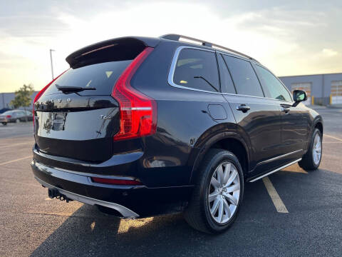 2016 Volvo XC90 T6 Momentum
