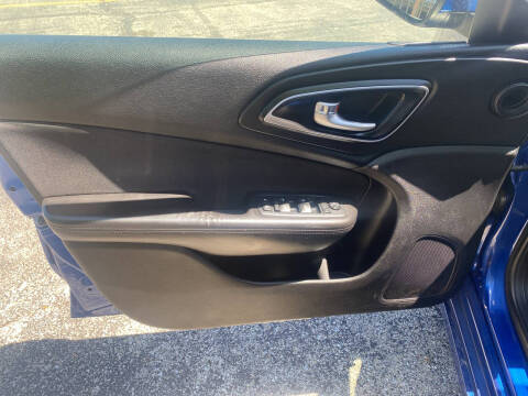 2015 Chrysler 200 Limited