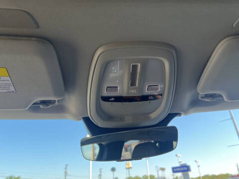 2023 Volvo XC90 Recharge T8 Ultimate Bright Theme 7P