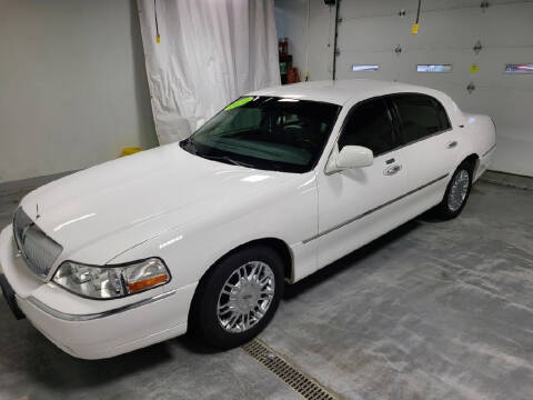 2010 Lincoln Town Car for sale at Redford Auto Quality Used Cars in Redford MI