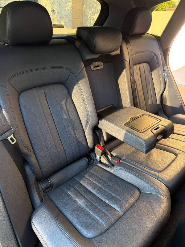 2018 Audi Q5 2.0T quattro Premium Plus