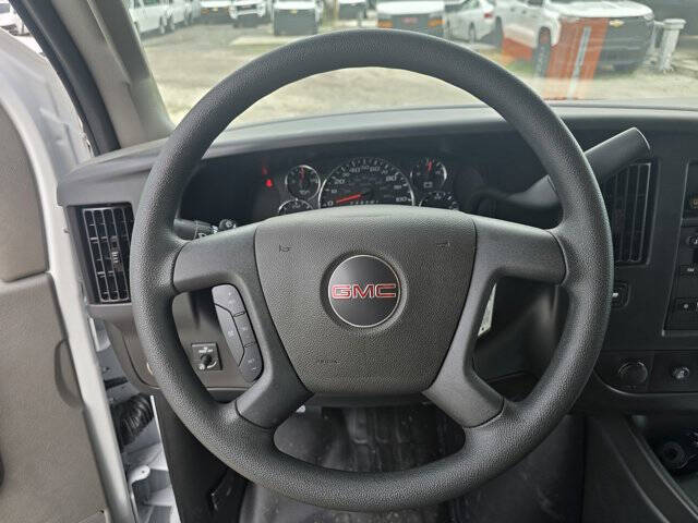 2025 GMC Savana 2500