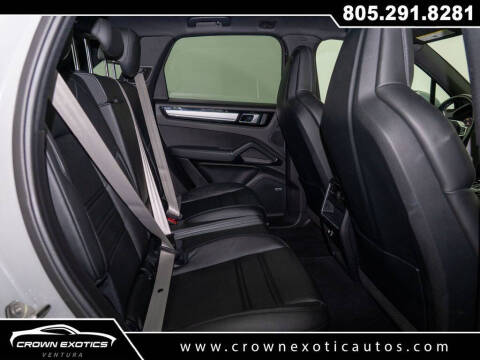 2023 Porsche Cayenne Platinum Edition