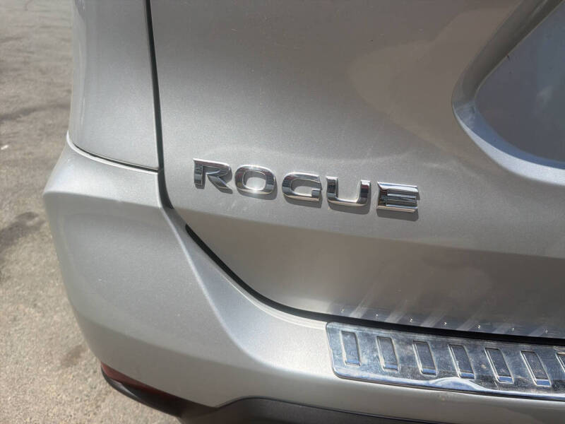 2017 Nissan Rogue SL