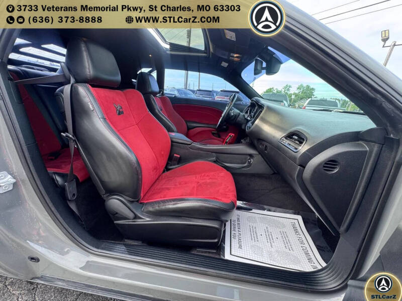 2017 Dodge Challenger 392 HEMI Scat Pack Shaker