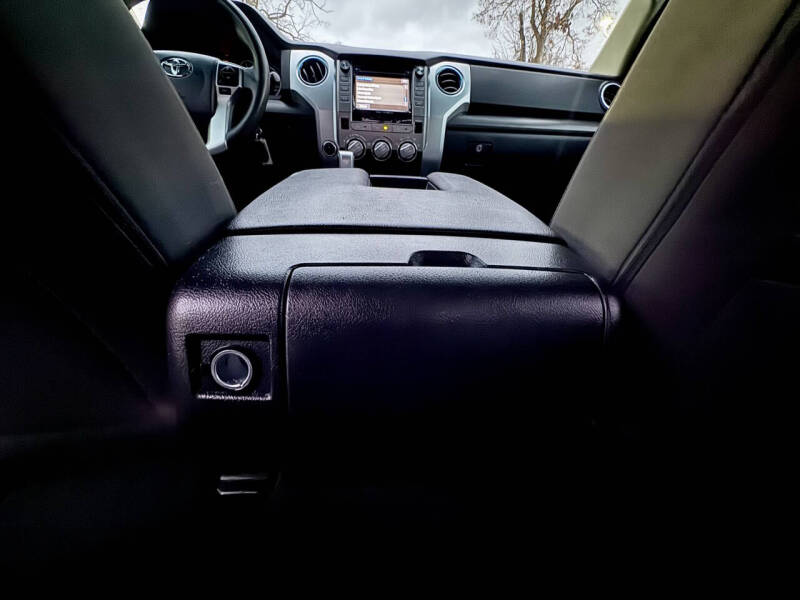 2014 Toyota Tundra SR5