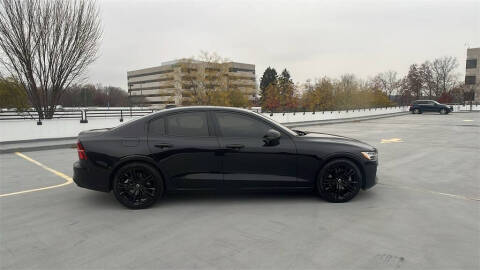 2023 Volvo S60 B5 Plus Black Edition