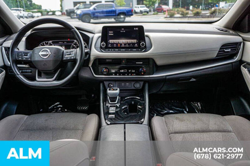 2025 Nissan Rogue SV