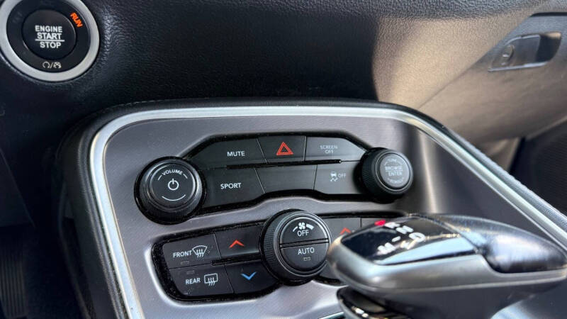 2020 Dodge Challenger SXT