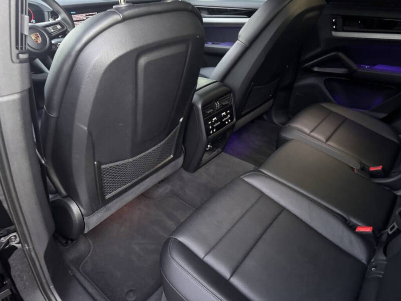 2025 Porsche Cayenne