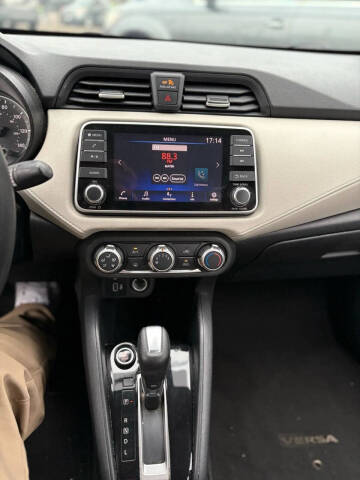 2021 Nissan Versa SV