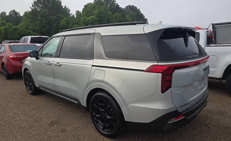 2025 Kia Carnival SX