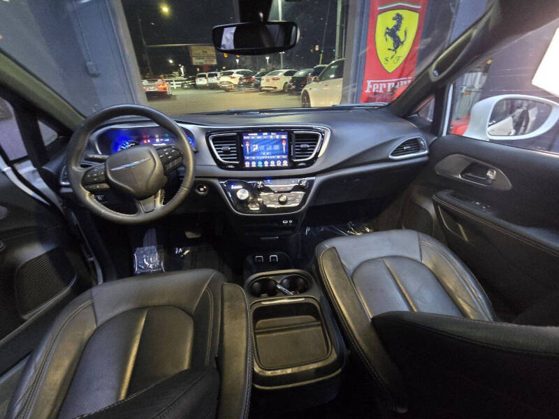 2019 Chrysler Pacifica Hybrid Touring L 35th Anniversary