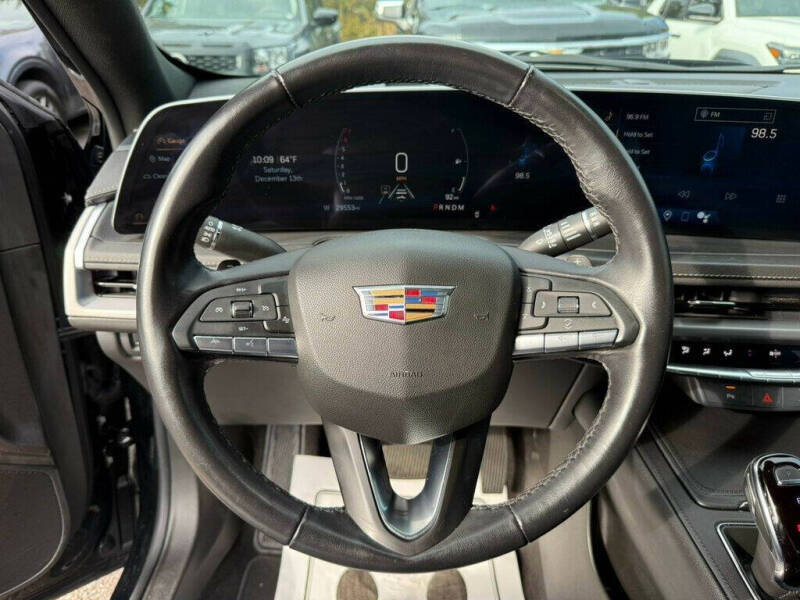 2025 Cadillac XT4 Premium Luxury