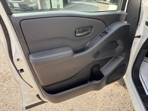 2024 Nissan Frontier S