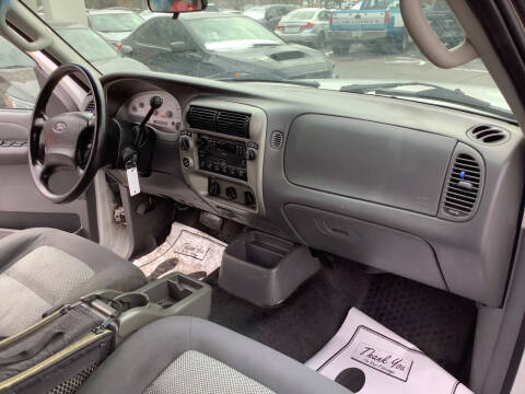 2004 Ford Explorer Sport Trac XLS