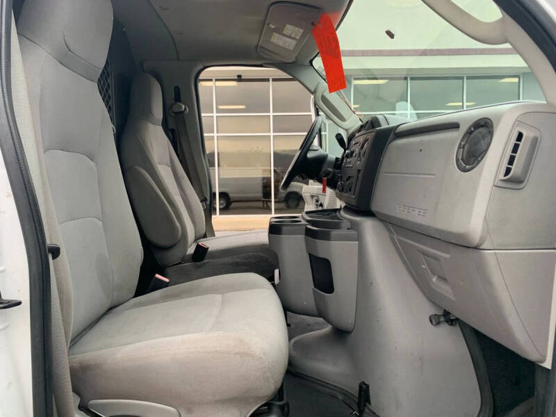 2014 Ford E-Series E-350 SD