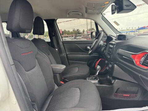 2023 Jeep Renegade Trailhawk