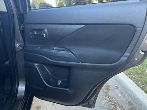 2018 Mitsubishi Outlander ES