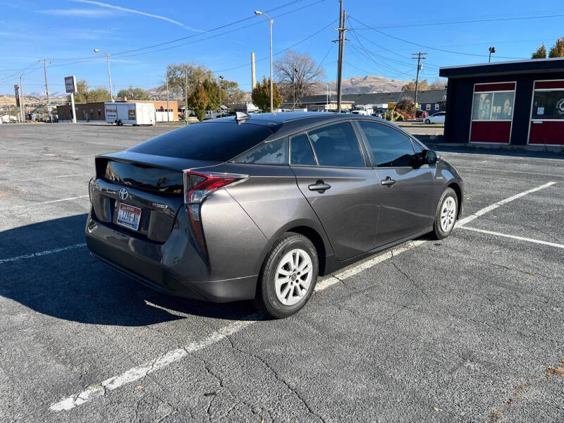 2018 Toyota Prius One photo 6