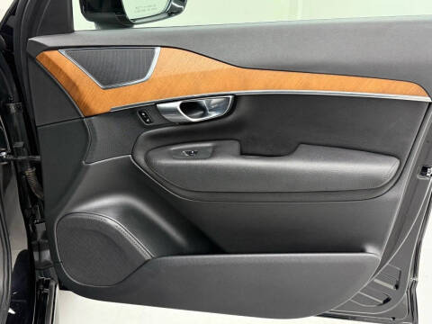 2021 Volvo XC90 T5 Momentum