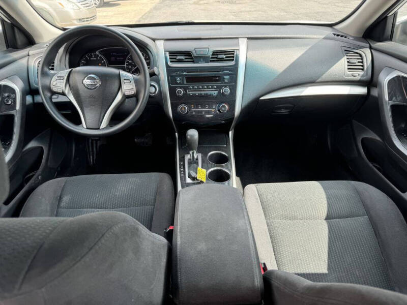 2014 Nissan Altima S photo 6