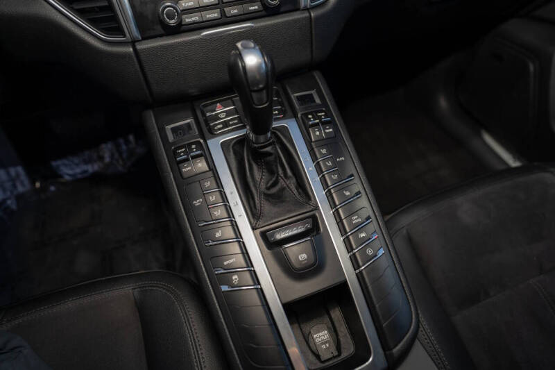 2017 Porsche Macan S