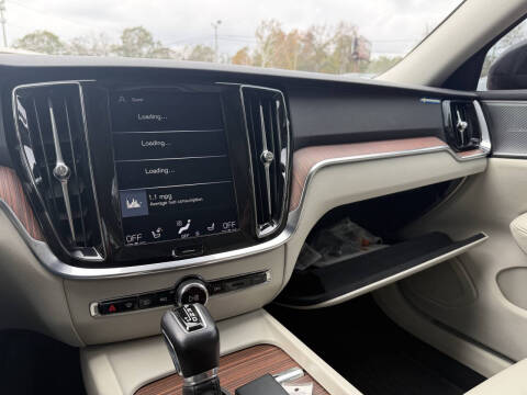 2019 Volvo S60 T6 Momentum