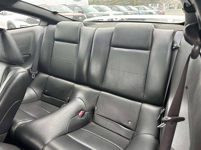 2006 Ford Mustang V6 Deluxe