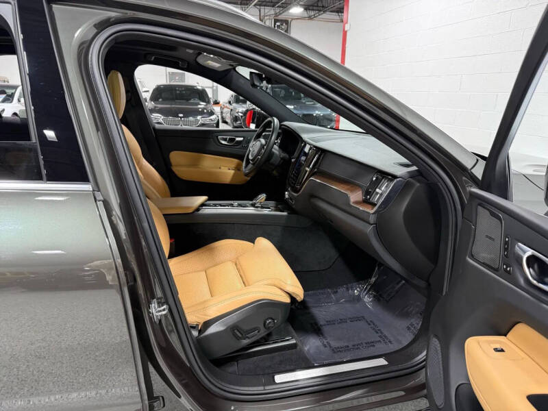 2021 Volvo XC60 Recharge T8 Inscription