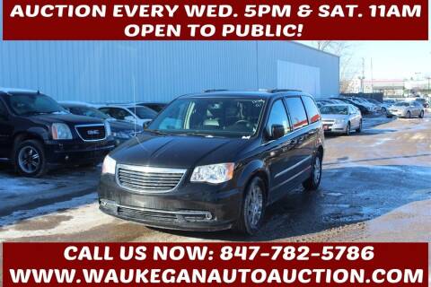 2014 Chrysler Town and Country for sale at Waukegan Auto Auction in Waukegan IL