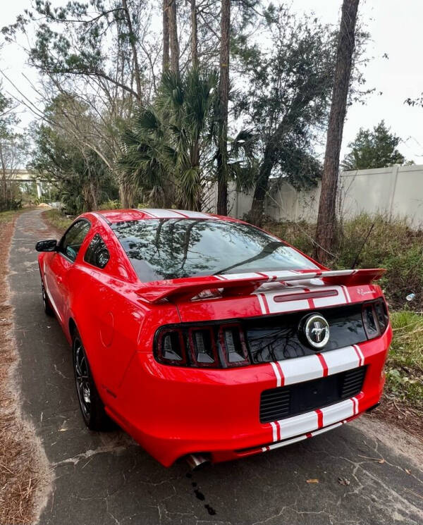 2014 Ford Mustang V6 photo 3