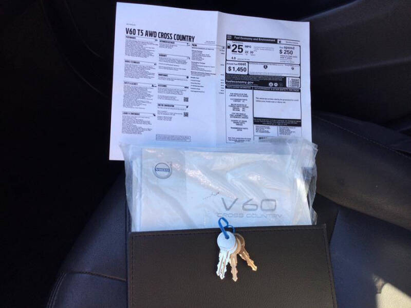 2017 Volvo V60 Cross Country T5 Premier