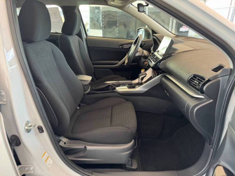 2022 Mitsubishi Eclipse Cross LE