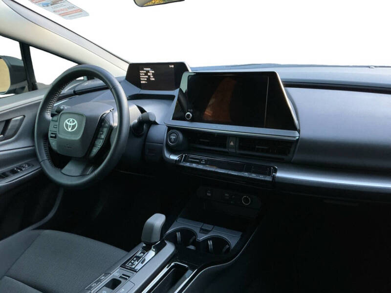2024 Toyota Prius LE