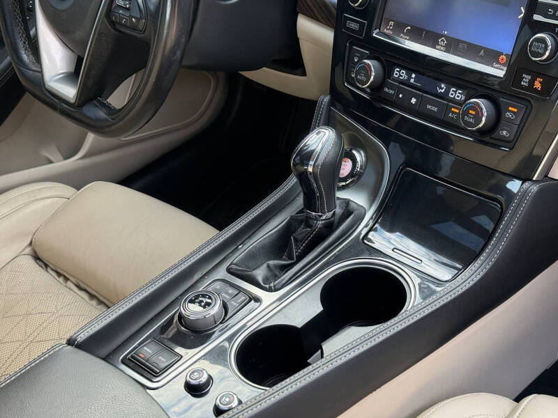 2017 Nissan Maxima Platinum