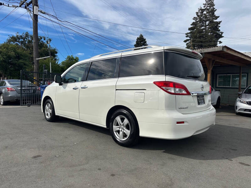 2017 Nissan Quest SV