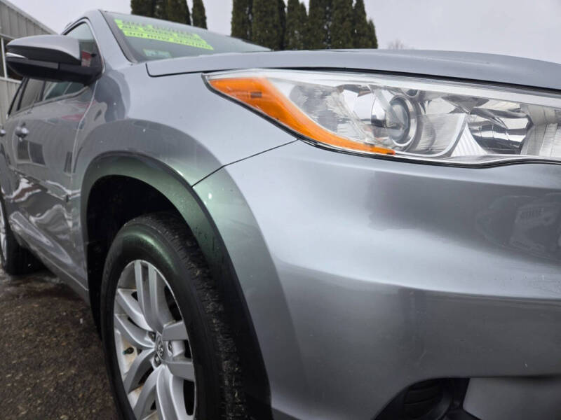 2014 Toyota Highlander LE