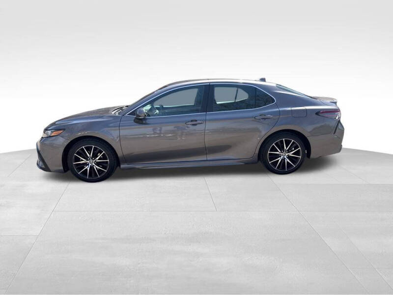 Used 2022 Toyota Camry SE with VIN 4T1G11AK8NU714312 for sale in Maysville, KY
