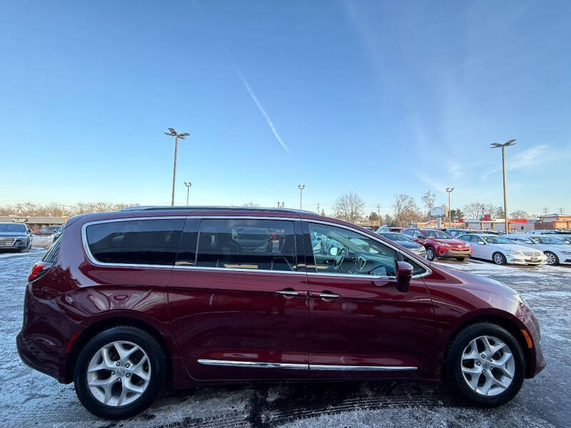 2017 Chrysler Pacifica Touring-L Plus