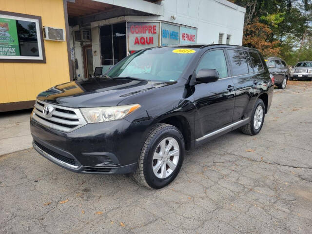 2011 Toyota Highlander for sale at DAGO'S AUTO SALES LLC in Dalton, GA