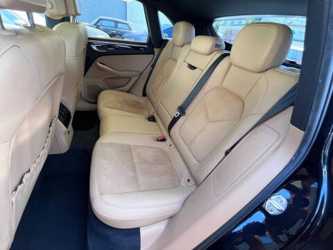 2017 Porsche Macan