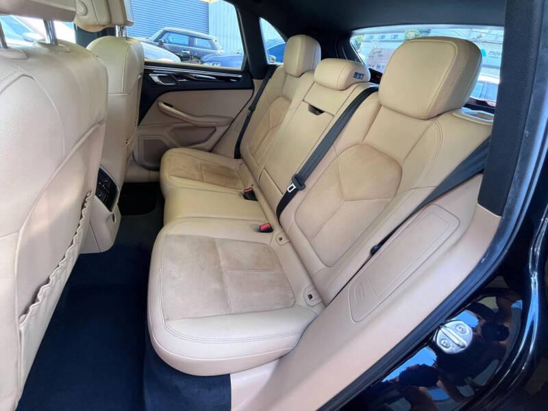 2017 Porsche Macan