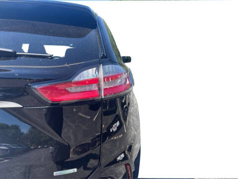 2020 Ford Edge SE