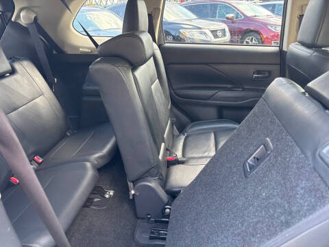 2019 Mitsubishi Outlander SE