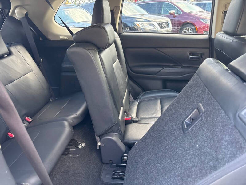 2019 Mitsubishi Outlander SE